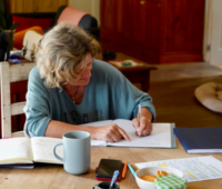 Geneviève à la Maison des Bois