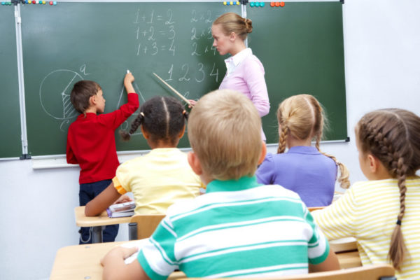 enseignants-eleves-classe