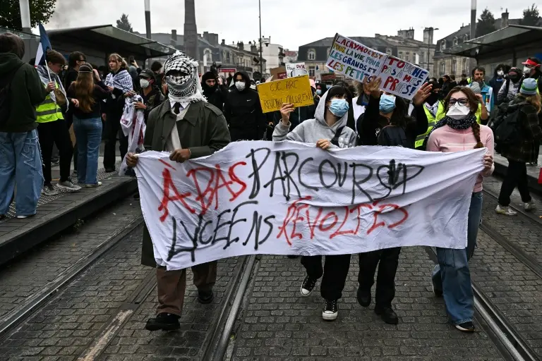 sud radio photo des protestations lycéennes